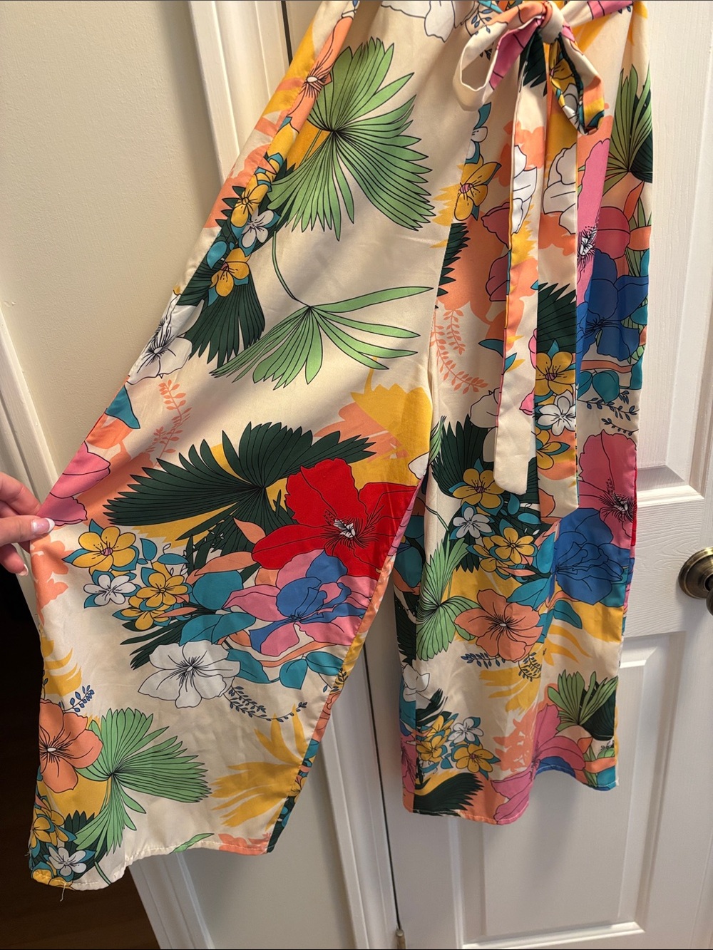 Tropical Floral Sleeveless Jumpsuit - Picture 2 of 4